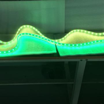 Färgsändande flexibel RGB LED-tejpljus