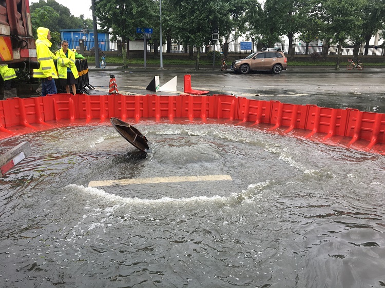 Anti flooding barrier flood control water blocker for river