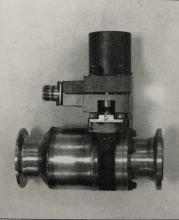 air-entraining pressure control valve