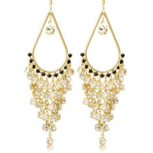 Elegant tear-shaped drop earring