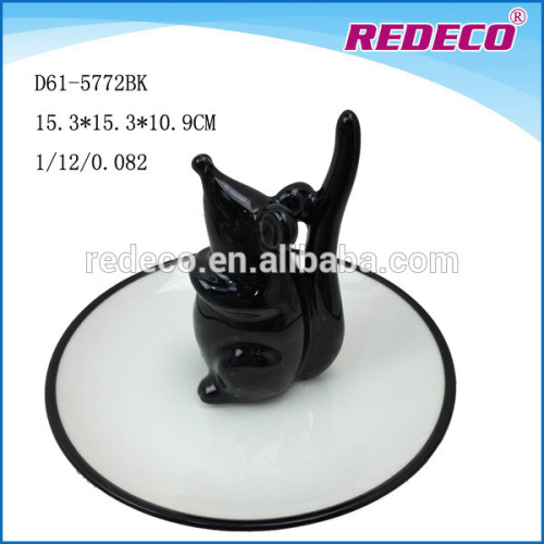 Decorative ceramic animal jewellery ring holder with round plate