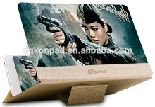 Portable and eye-protecting video magnifier to enlarge mobile phone screen for mobile phone