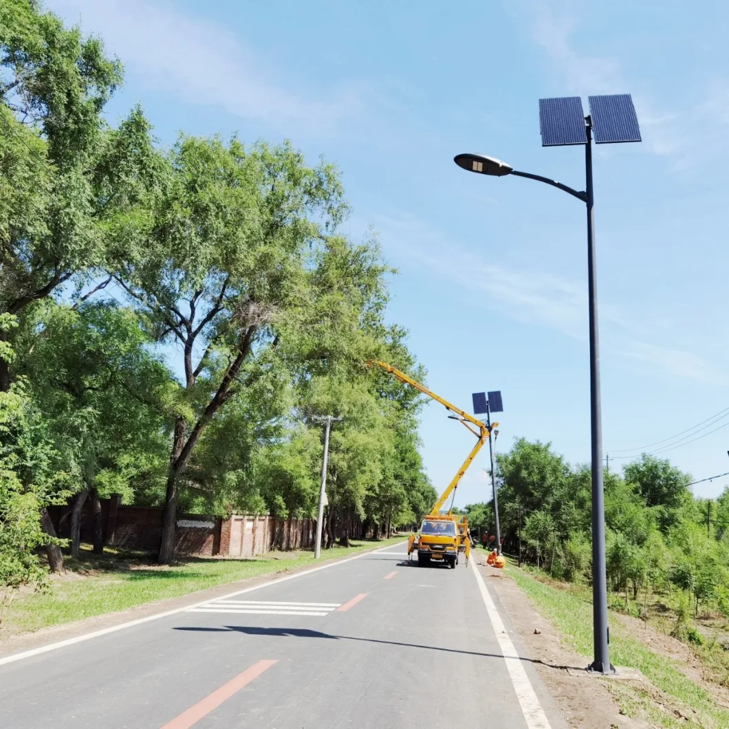 Outdoor Solar LED Street Energy Saving Lamps with 6m High Pole Double Arm