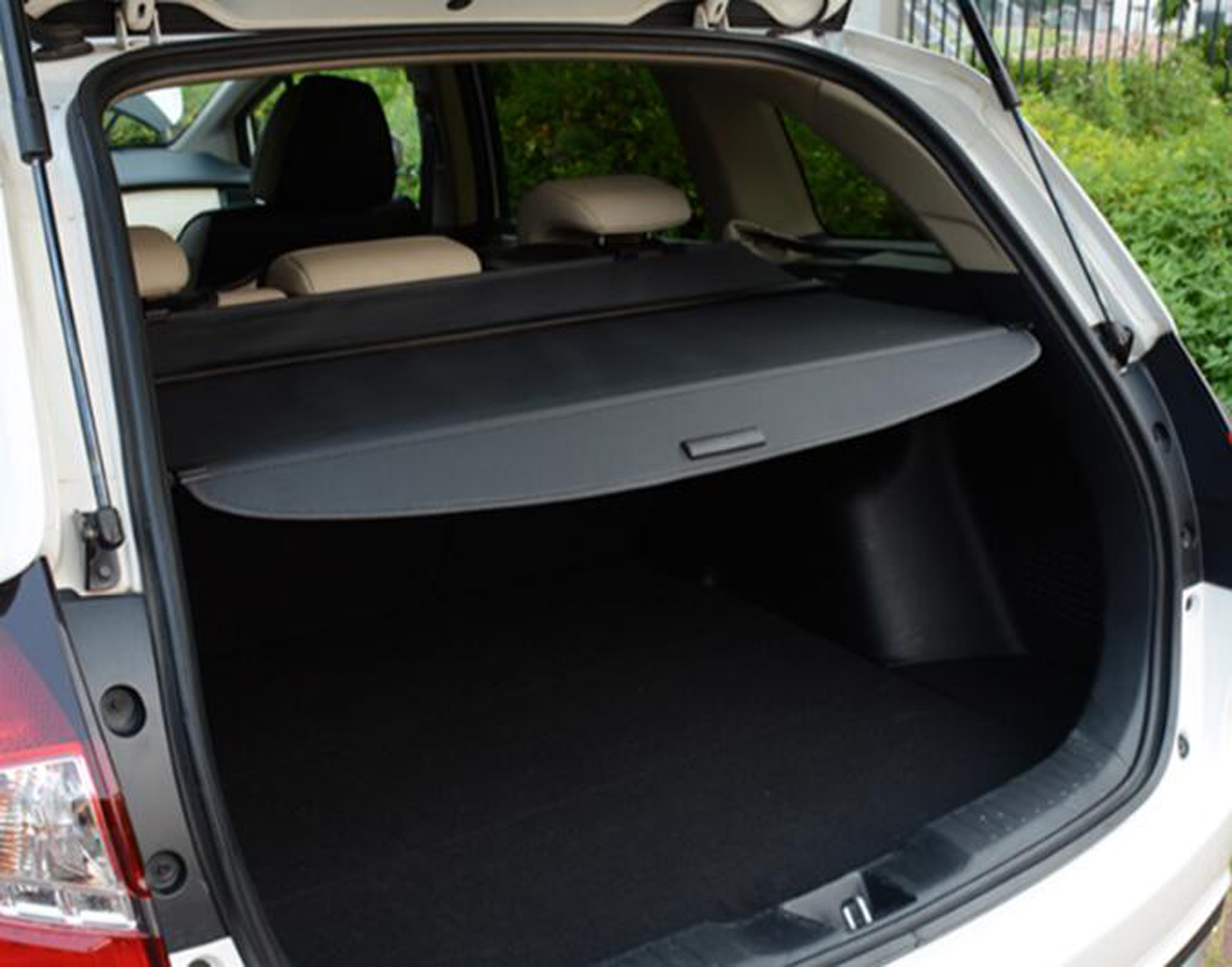  Practical Retractable Crosstour Cargo Cover