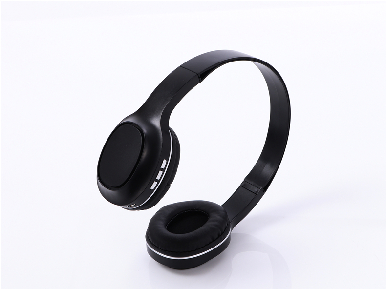 wireless stereo headphone with TF slot