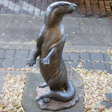Popular Design Outdoor Decorative Life Size Bronze Otter Sculpture