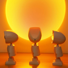 Robot Sunset Projector Light - LED Night Lamp with Rainbow Sunset and Astronaut Theme