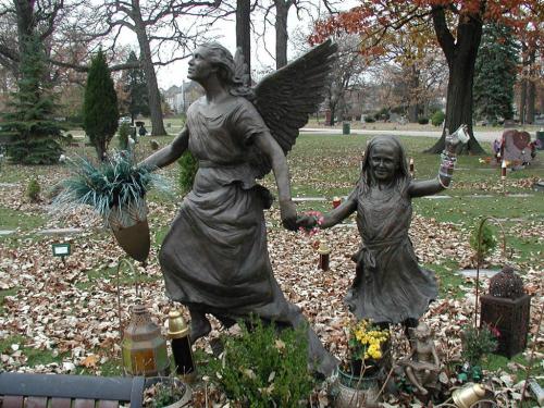 Yaşam boyutu bronz melek ve kız heykeli