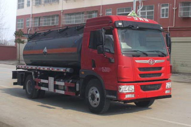 FAW 4X2 9M3 Chemical صهريج شاحنة لنقل السوائل