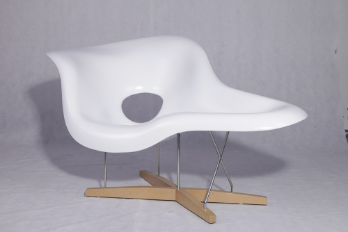 Modern Style Shaped Lounge Chair