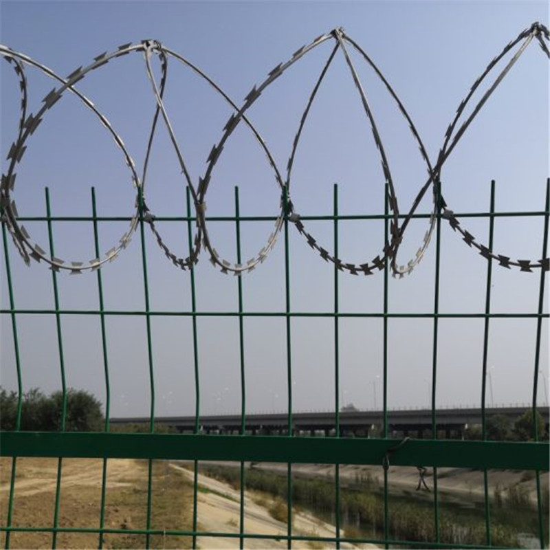 Razor Barbed Wire Mesh Fence