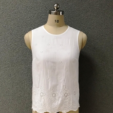 Women's cotton embroidered white top