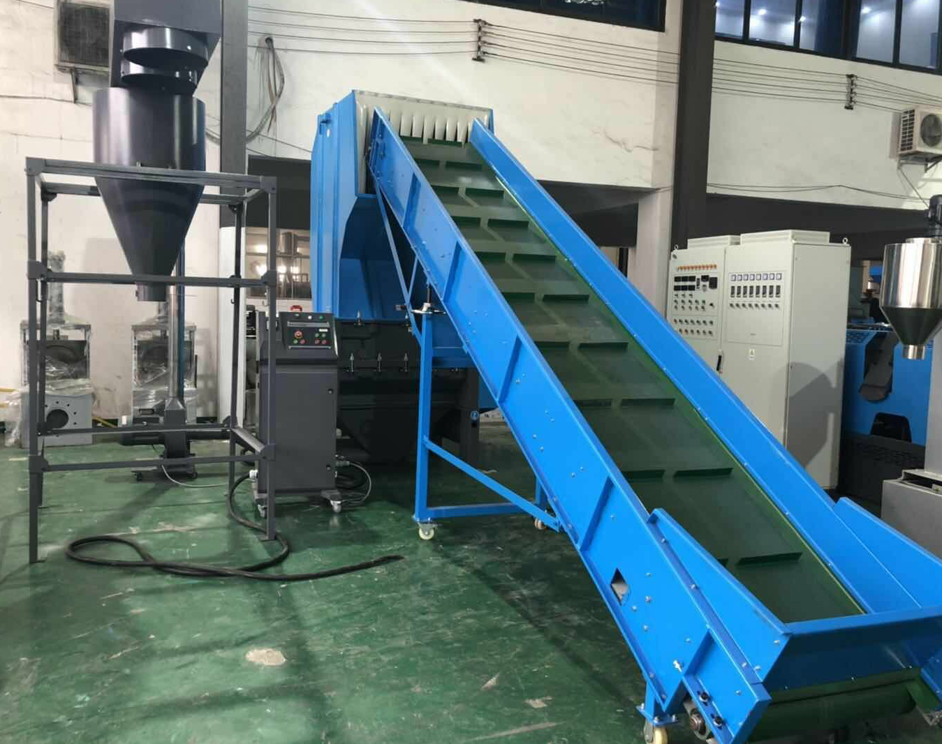 Plastic crusher