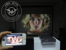 Wireless Business portable projector LED Digital Projectors Multi media player,phone mini portable handheand projector.