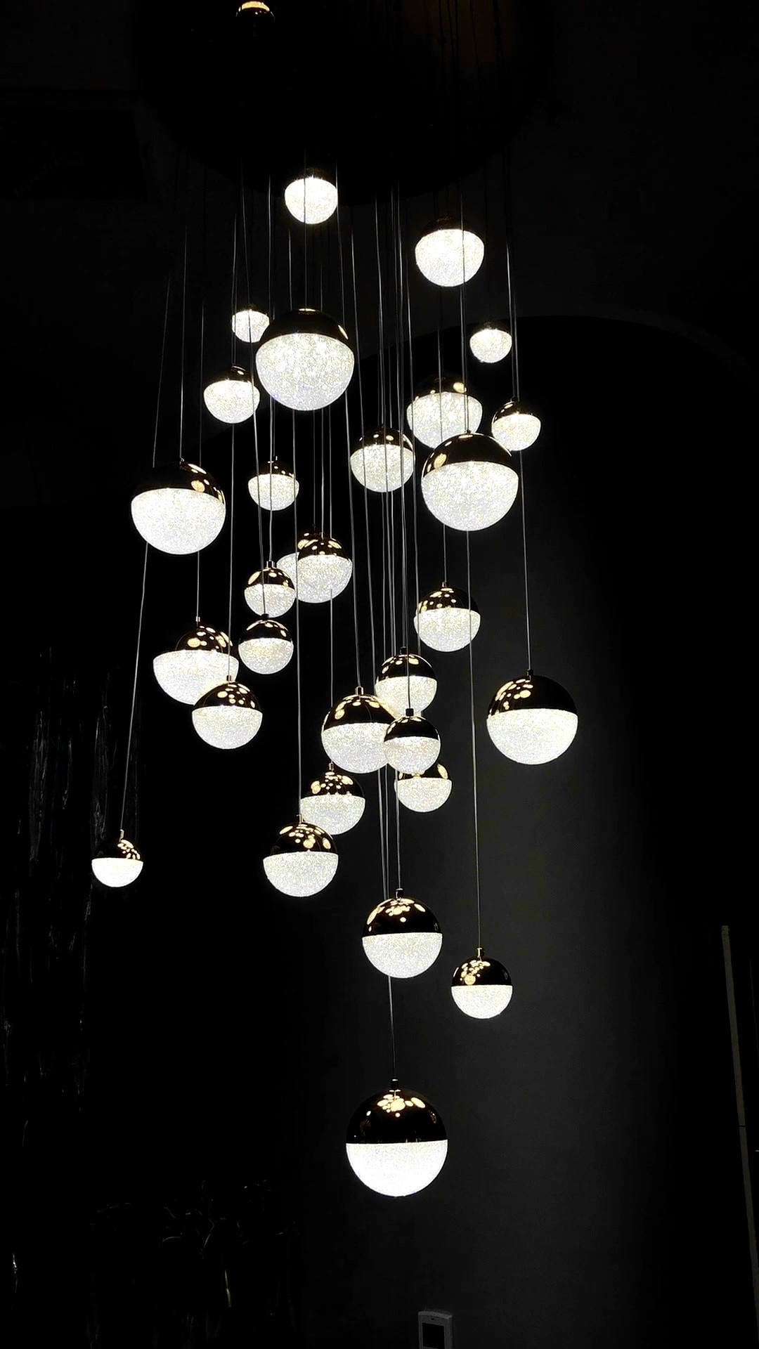 Ceiling Light _Moment1