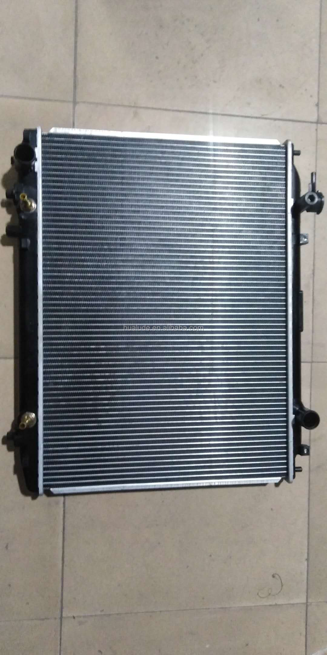 32mm Automatic aluminum car radiator for B2500