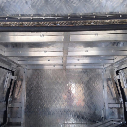 Placa Checker de alumínio UTE / Caixa de ferramentas impermeável para caminhão