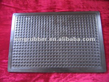 Cellular rubber bubble carpet mat