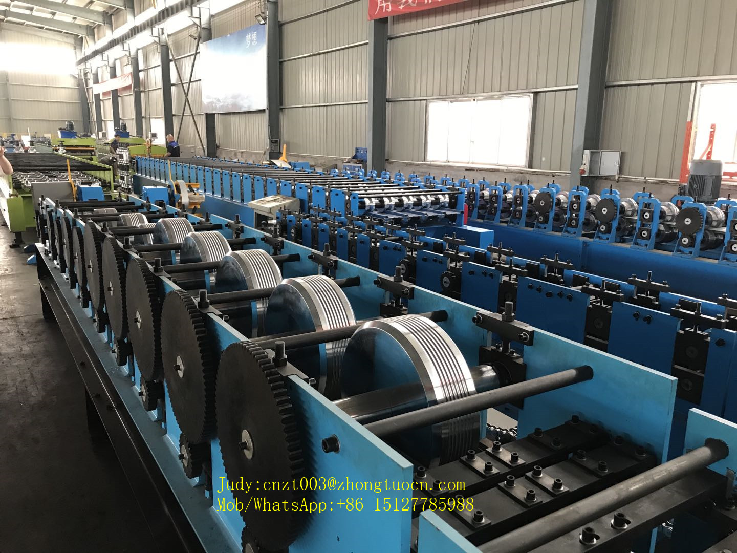 Downspout rain gutter down pipe roll forming machine