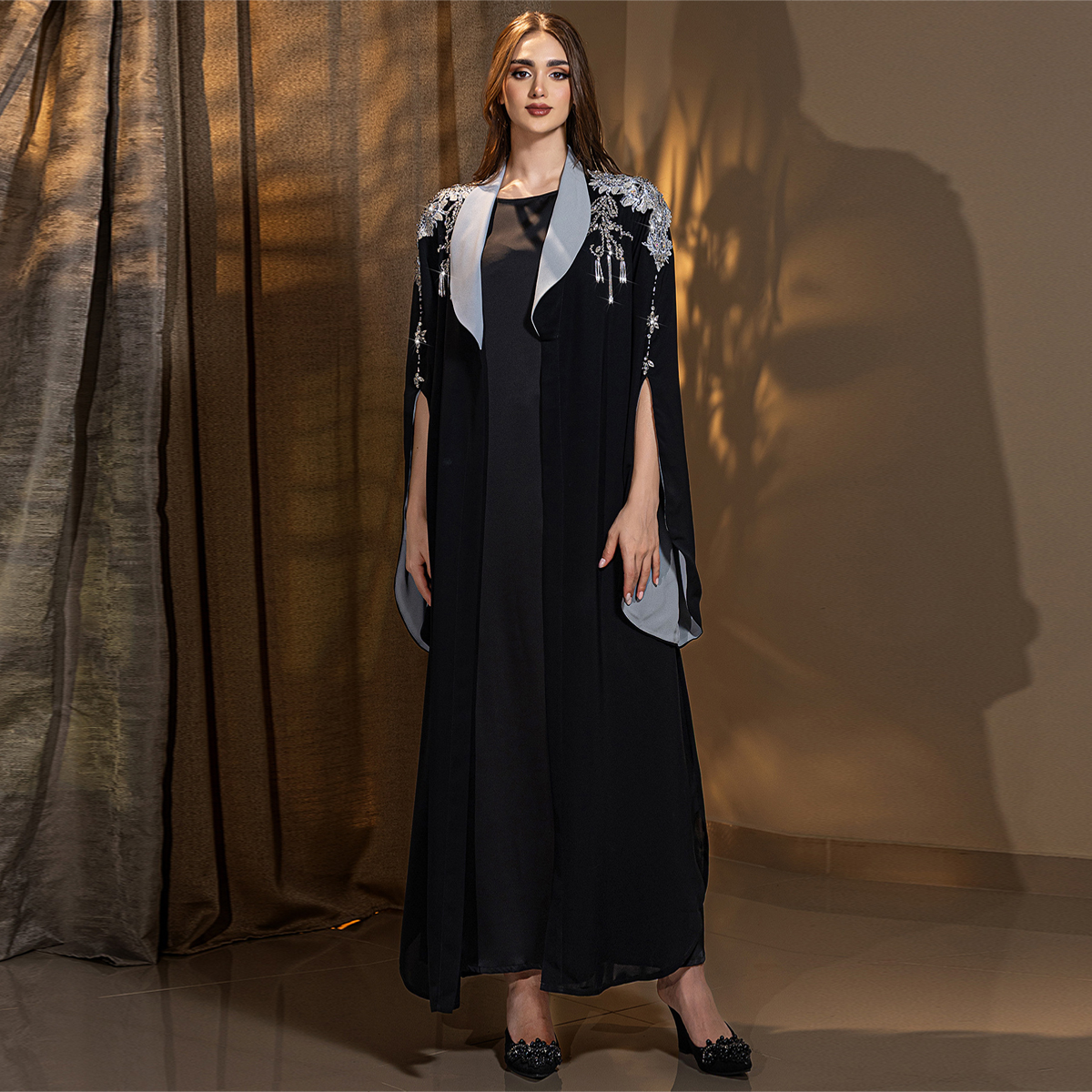 جزئیات لباس کیمونو یقه ای مهره دار Luxury Beaded Lapel Kimono Abaya Dress Detail