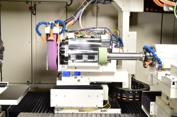 UNIVERSAL CYLINDRICAL GRINDING MACHINE