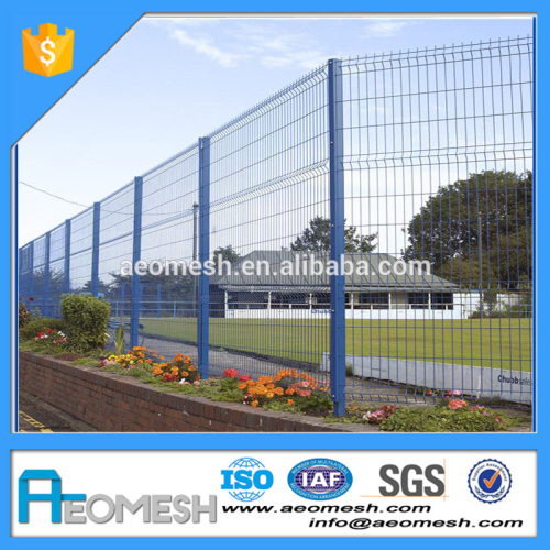 Made In Guangdong AEOMESH PVC Coated Barbed Wire Fence / Bending Metal Airport Fence With Factory Price