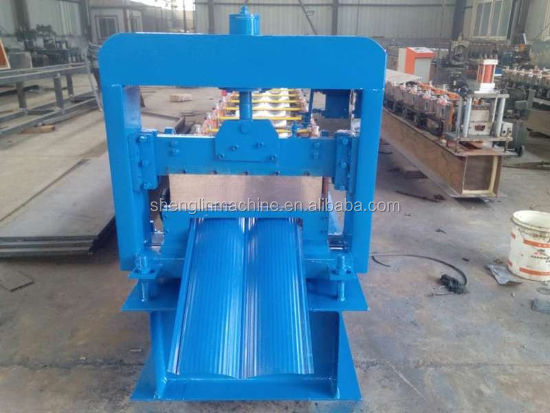 Russia Standard color steel 370 wall panel roll forming machine