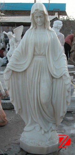 Virgin mary garden statue