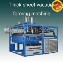 Vacuum forming machine for refrigerator
