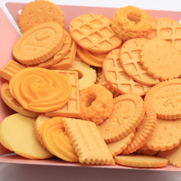 En gros Biscuits Beurre Biscuits Résine Cabochon Dos Plat Simulation Perles De Nourriture Enfants DIY Jouet Décor Chambre Décoration