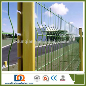 Anping High quality weld wire mesh fence triangle bended fence