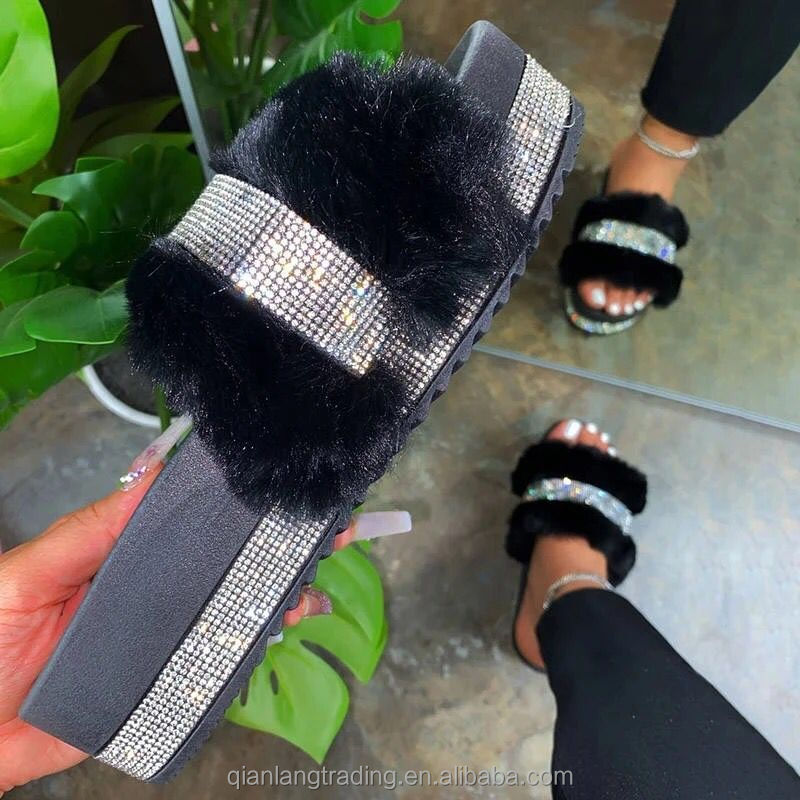 Wholesale fashion design flat shoes for women faux fur slippers for ladies shoe sandals Fur Slides Rhinestones Outdoor 2021