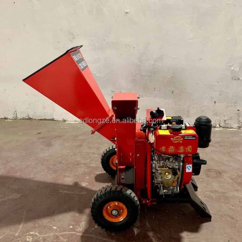 Towable 4 Inch Capacity 15 HP Gas Powered Tree Branch Log Shredder Chipper