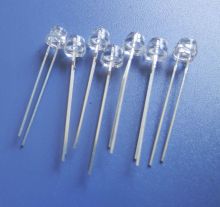 590 - 595nm 5mm Yellow Strawhat Led Light Emmiting Doide , Water Clear Lens 200 -  400mcd