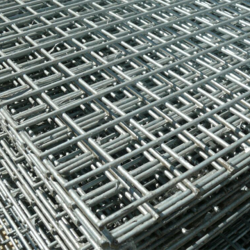 Galvanized Mesh Panels and Cages for Farm Animals: Chicken Coops, Duck Cages, and Rabbit Hutches