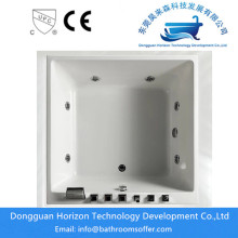 Quadrangle whirlpool soaking tub