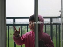 Retractable insect screen door