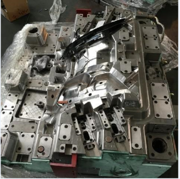 Plastic Auto ABC column mould