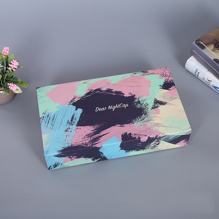 Box With Magnetic Lid