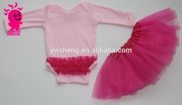 2015 hot sale Soft Cotton plain color baby ruffle rompers