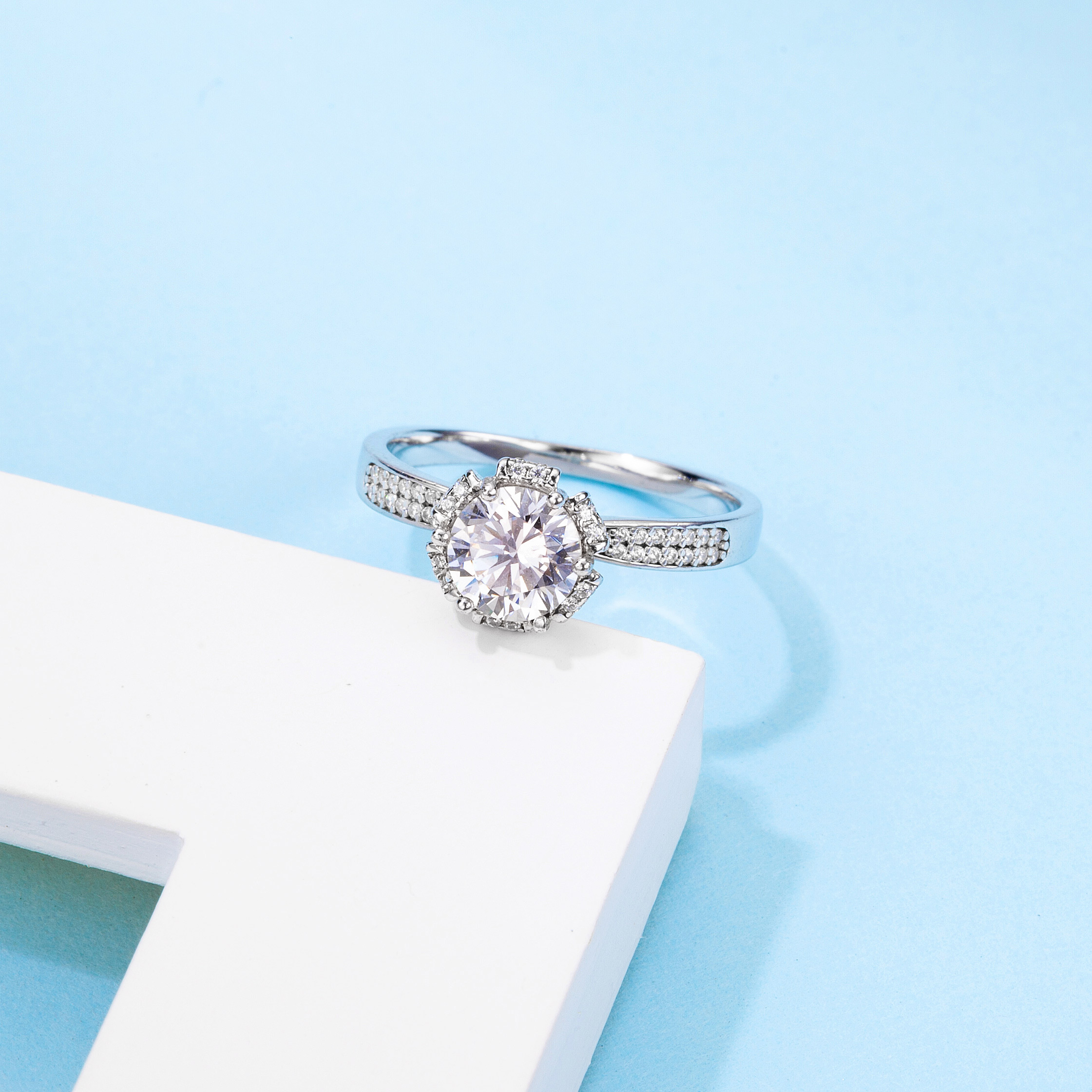 925 Trendy Pure Silver Ring Jewelry With  Created Diamond Ring With Good Quality For Women