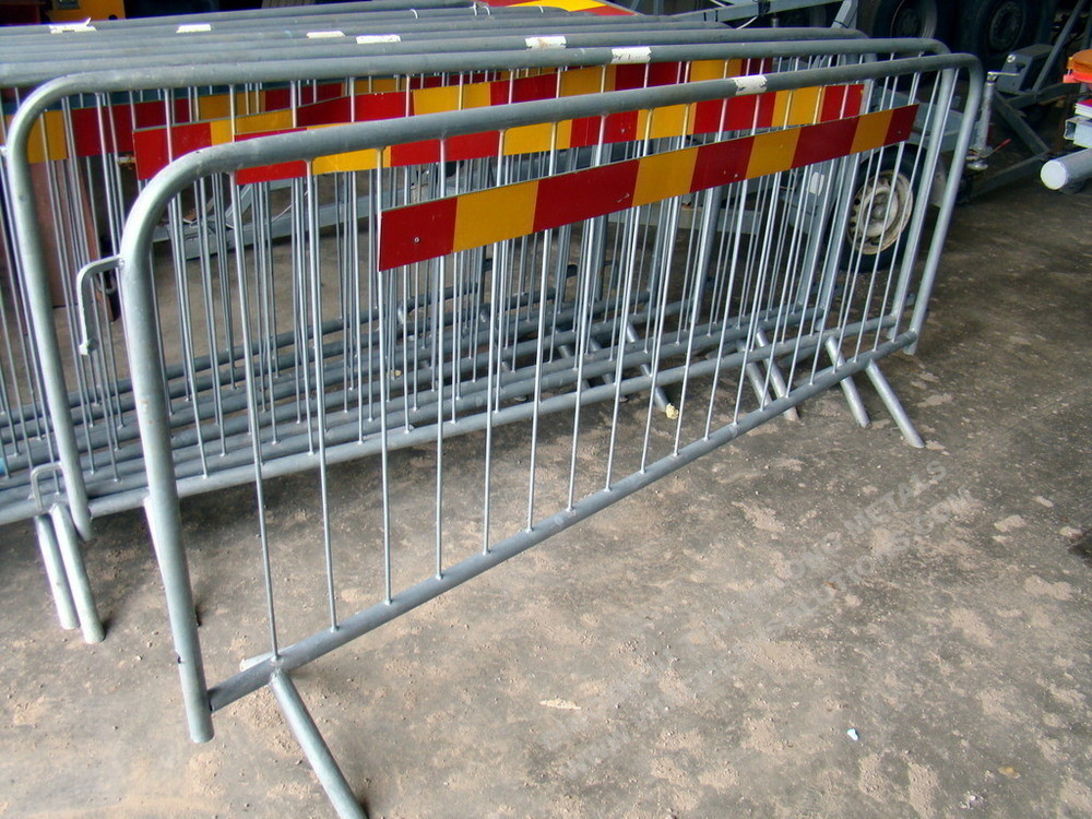 Control Pedestrian Galvanized Barrier