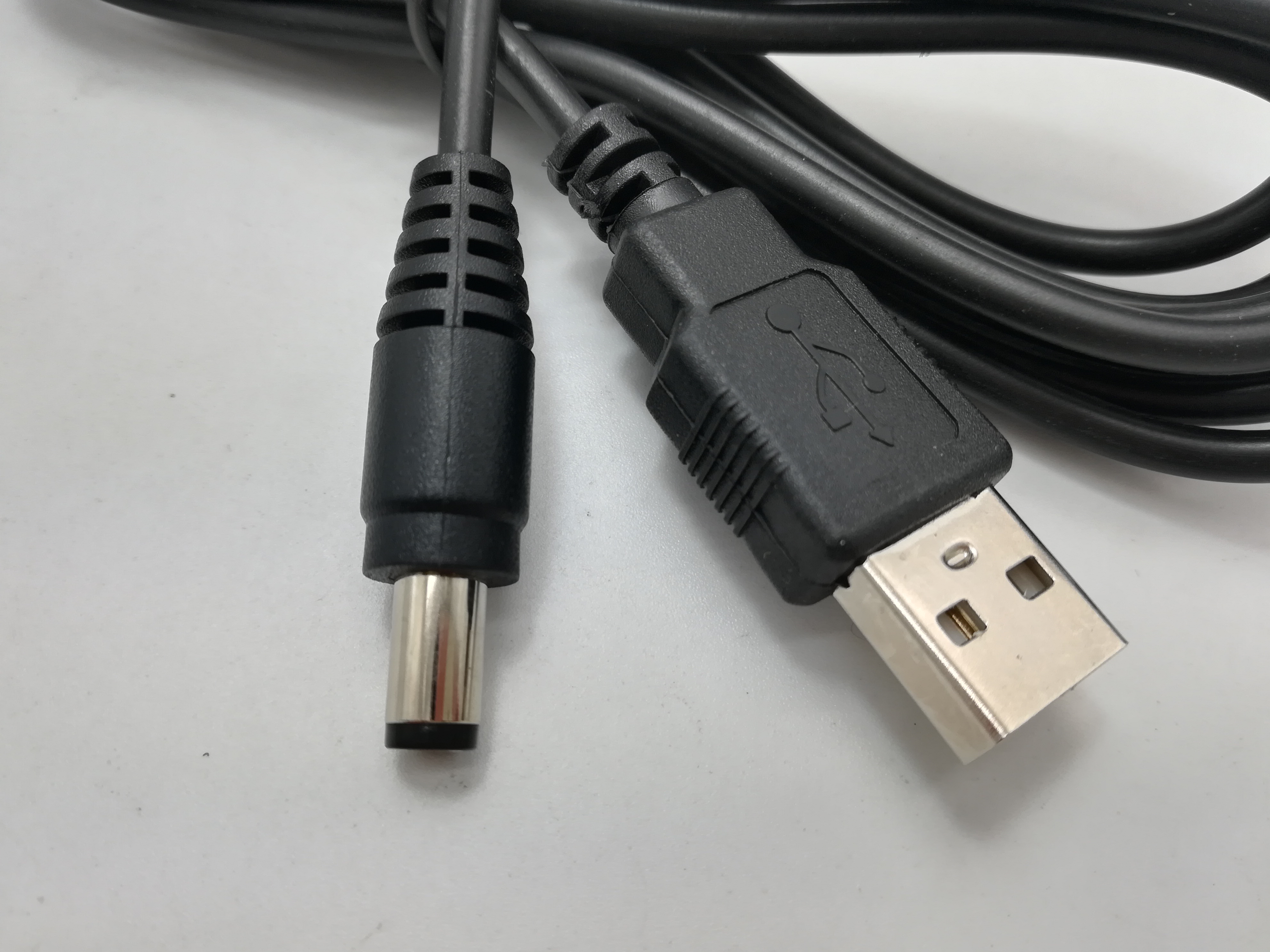 ODM OEM 1M 20AWG USB 2.0 A Male to 3.5mm DC Connector Plug Power Cord  Cable   5V 9V 12V Charge Barrel Jack Power Cable Black
