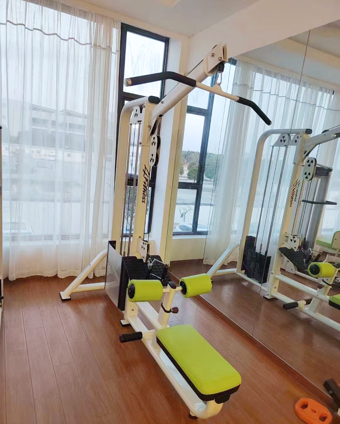 gym lat pulldown gym lat pulldown