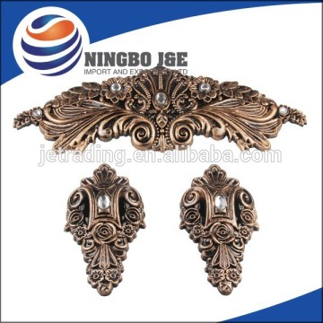 Decorative plastic curtain tieback hooks for curtain