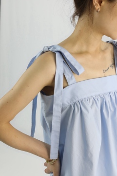 Light Bule Slim-fit Sleeveless Vests