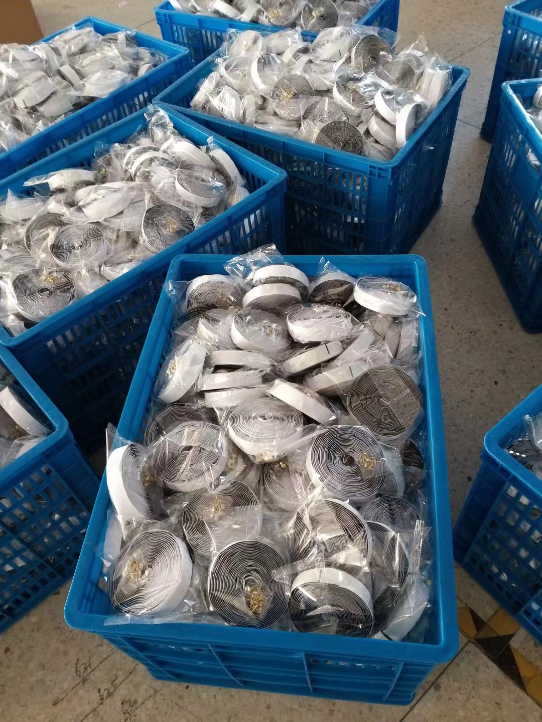 قلاب چسب و حلقه حلقه