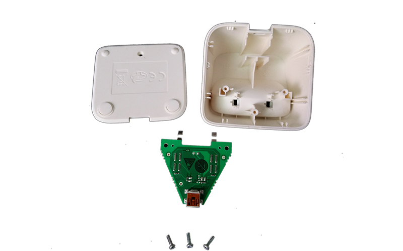 Fully automatic assembly machine for charging stand