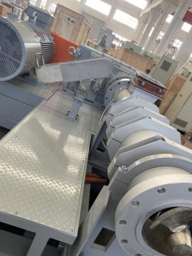 Extruding System For High Loading Filler Masterbatch