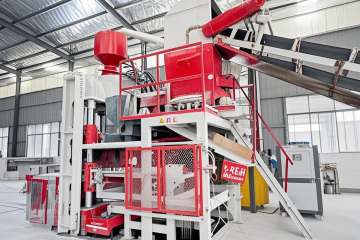 Gypsum building materials manufacturing machine